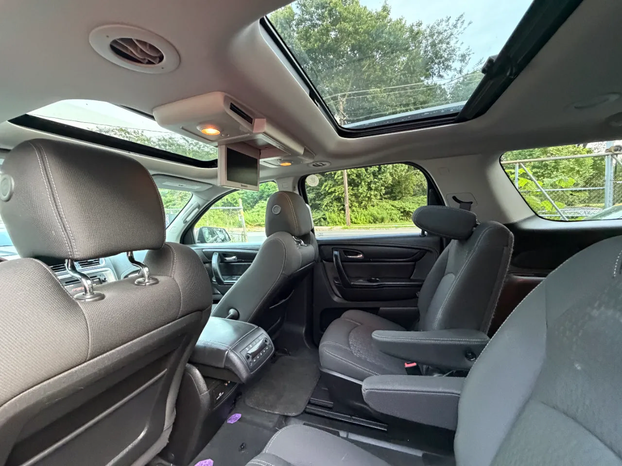 Used 2013 GMC Acadia SLE FWD image 28