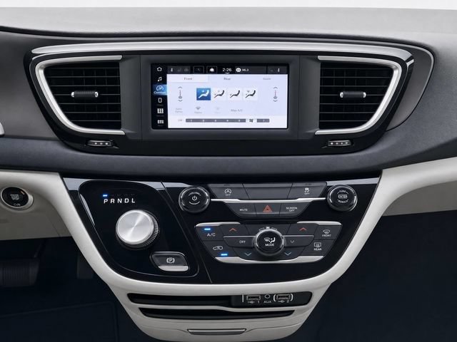 Used 2023 Chrysler Voyager LX FWD image 23