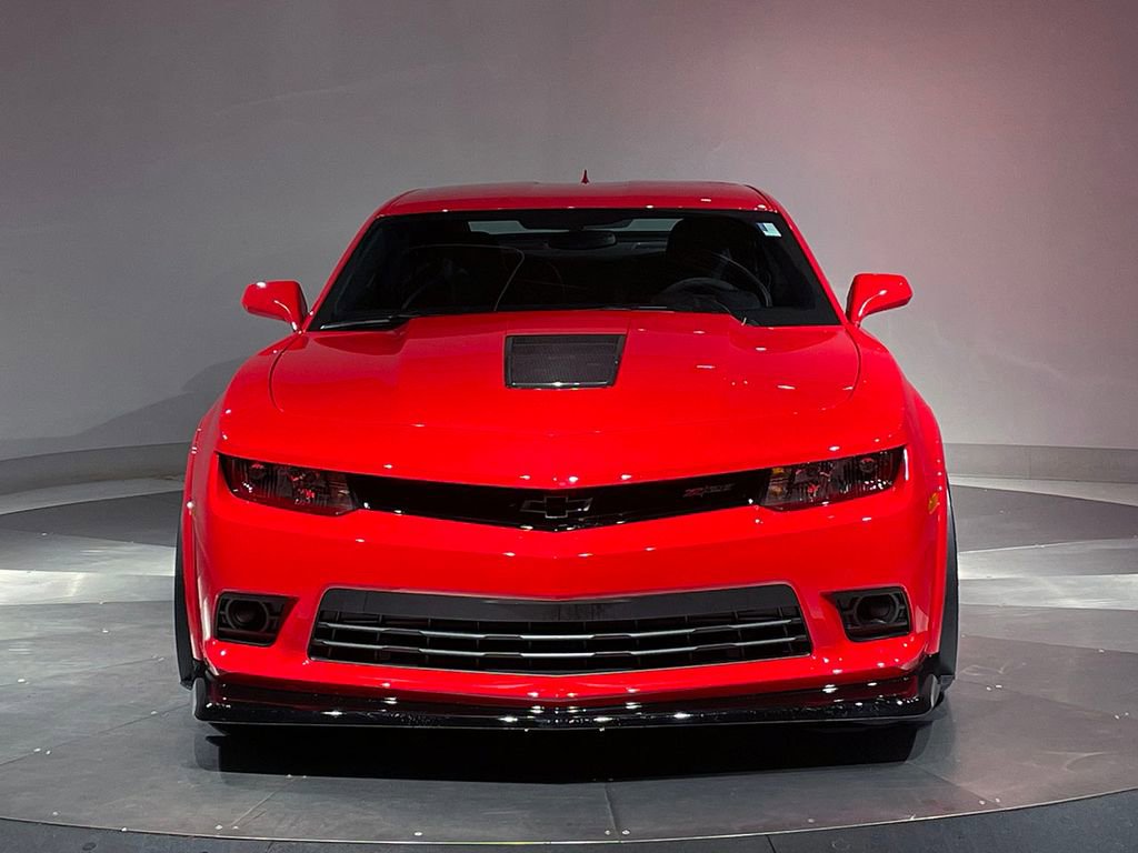 Used 2015 Chevrolet Camaro Z/28 RWD image 3