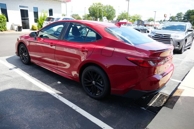 Used 2025 Toyota Camry SE FWD image 11