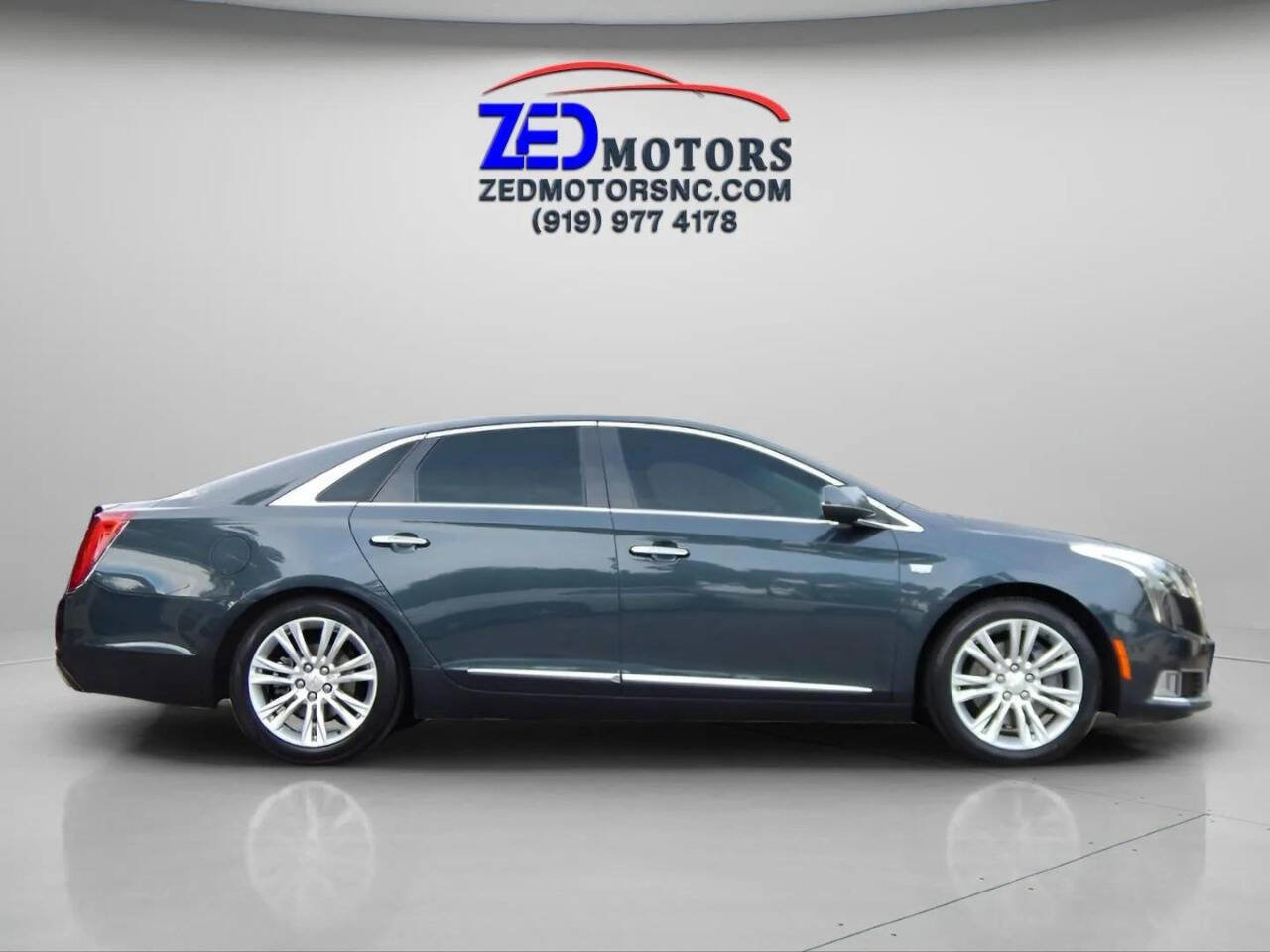 Used 2019 Cadillac XTS Luxury image 4