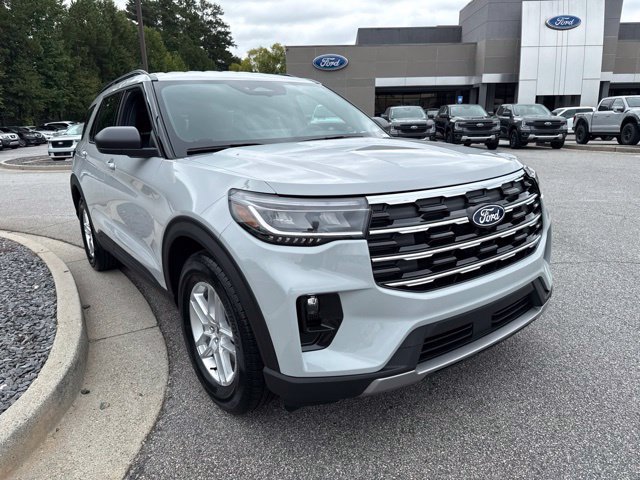 New 2027 Ford Explorer Active w/ Active Comfort Package RWD image 3