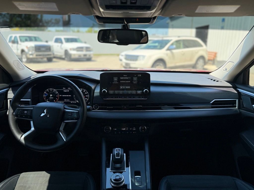 Used 2023 Mitsubishi Outlander SE FWD image 30