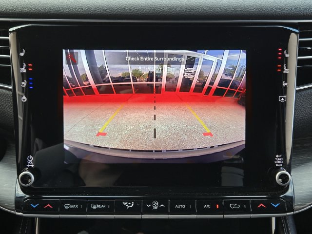 Certified 2024 Jeep Wagoneer Series III AWD/4WD image 18