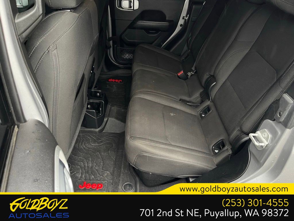 Used 2020 Jeep Gladiator Overland w/ Trailer Tow Package image 17