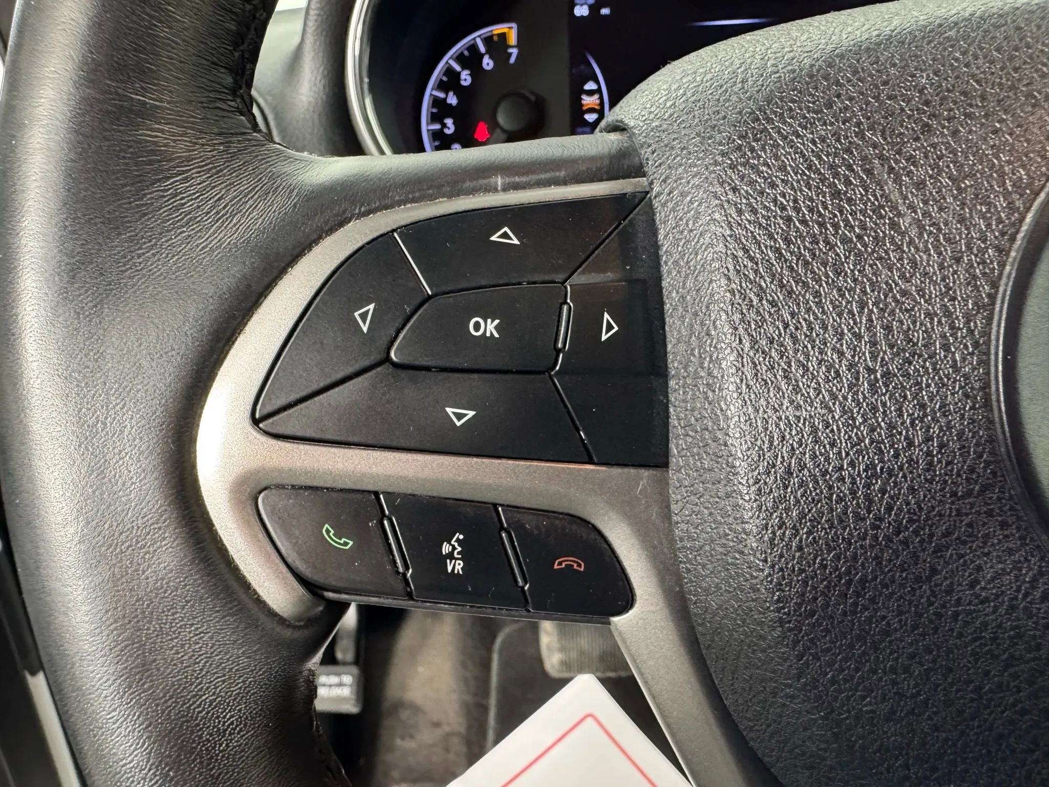 Used 2018 Jeep Grand Cherokee Overland image 15