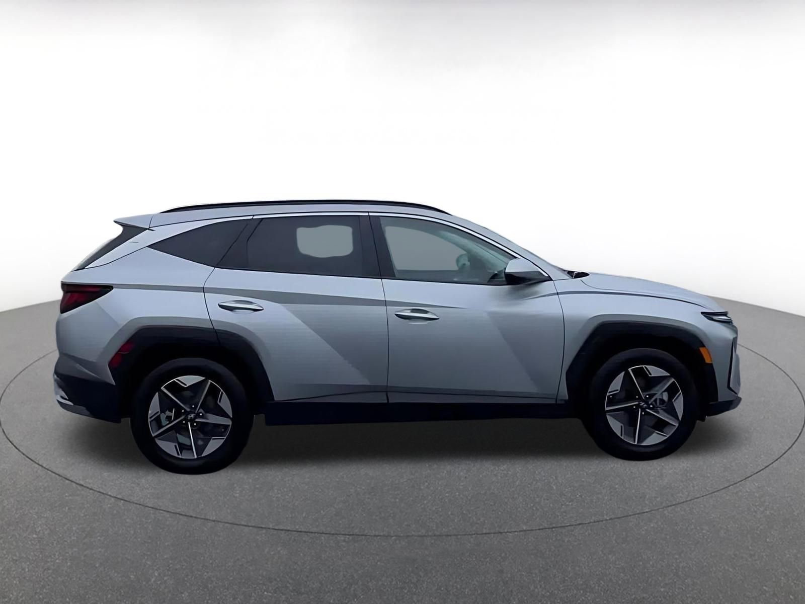 Used 2025 Hyundai Tucson SEL FWD image 16