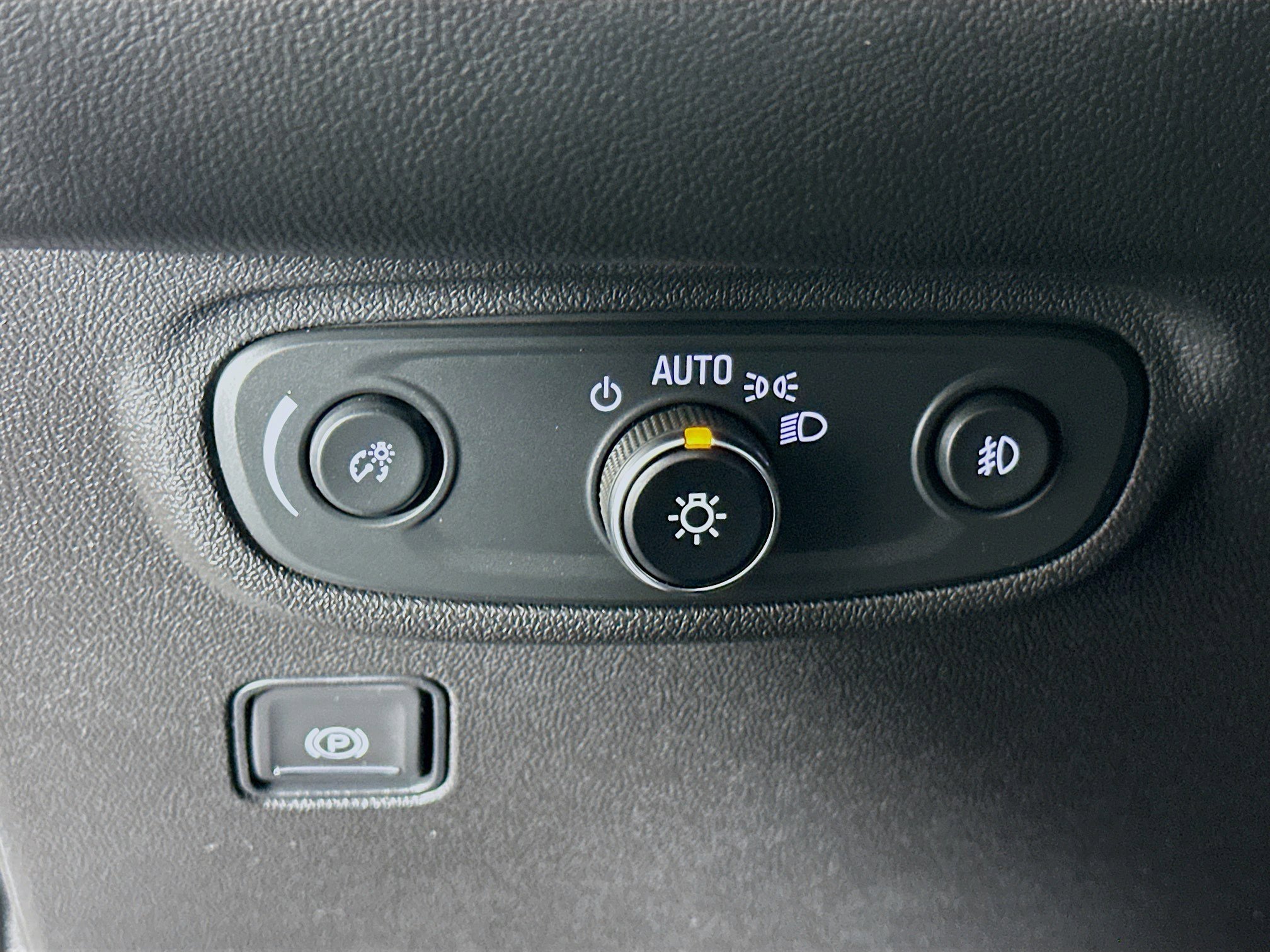 Used 2024 GMC Terrain AT4 image 17