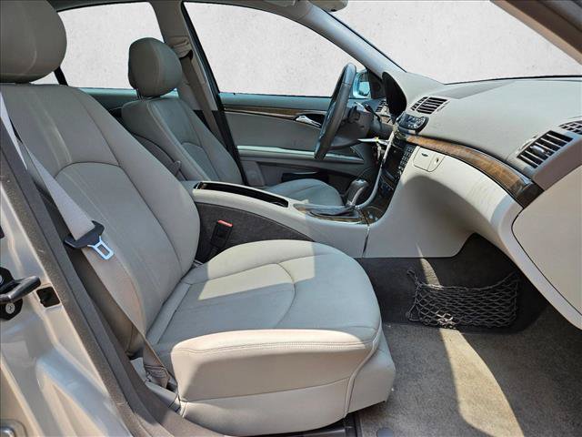 Used 2009 Mercedes-Benz E 350 Sedan image 21