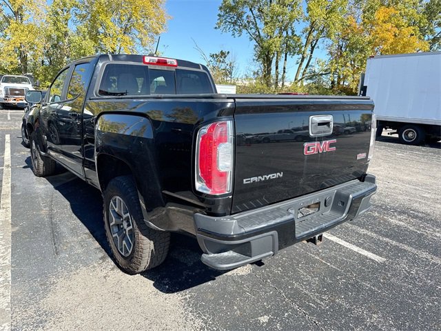 Used 2016 GMC Canyon SLE image 2