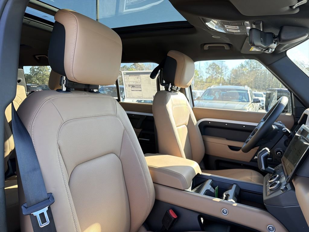New 2026 Land Rover Defender 130 X-Dynamic SE image 15