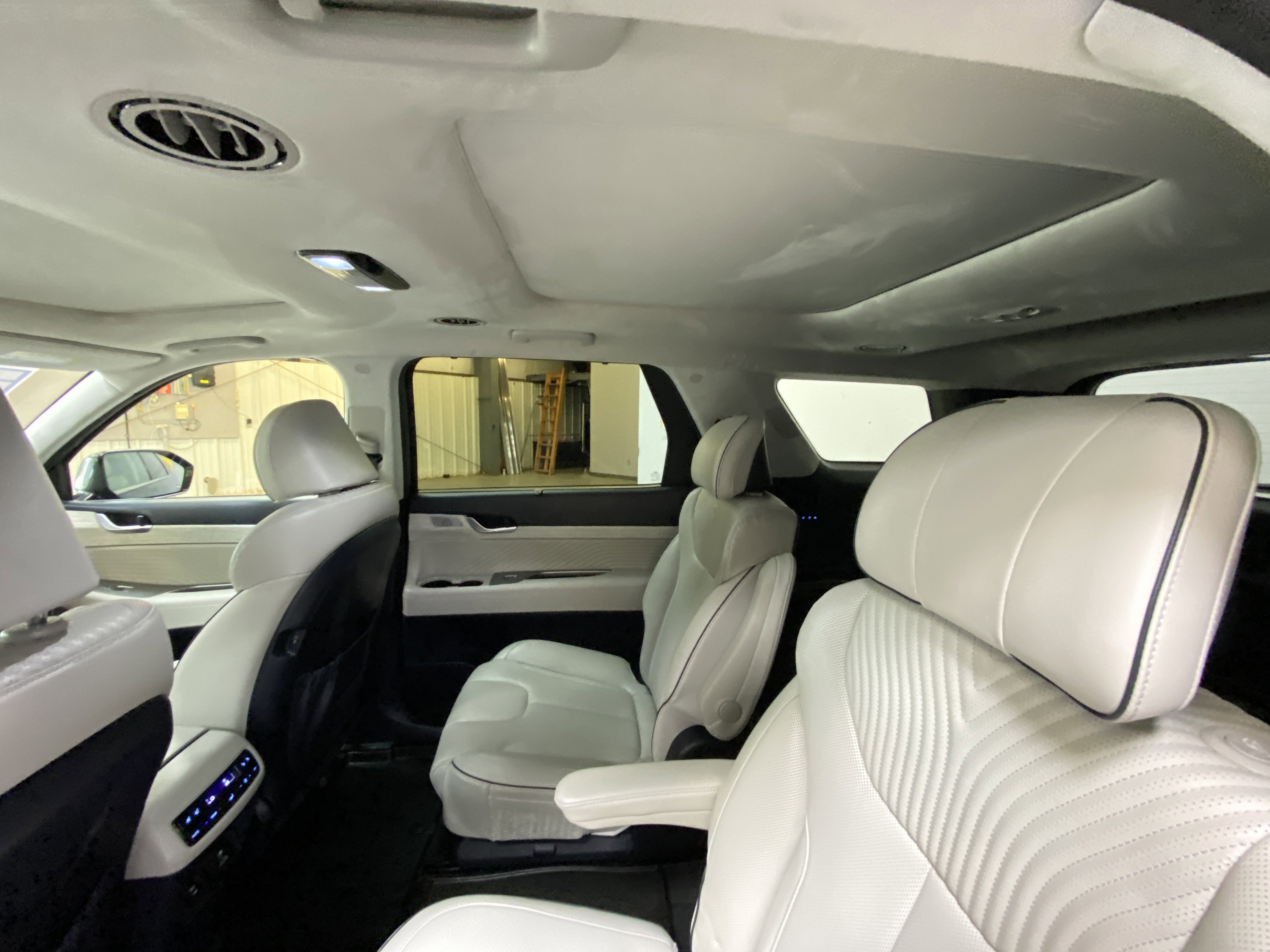 Used 2025 Hyundai Palisade Calligraphy image 26