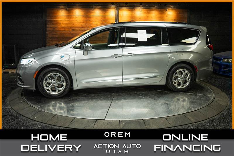 Used 2021 Chrysler Pacifica Limited w/ Uconnect Theater Family Group FWD image 1