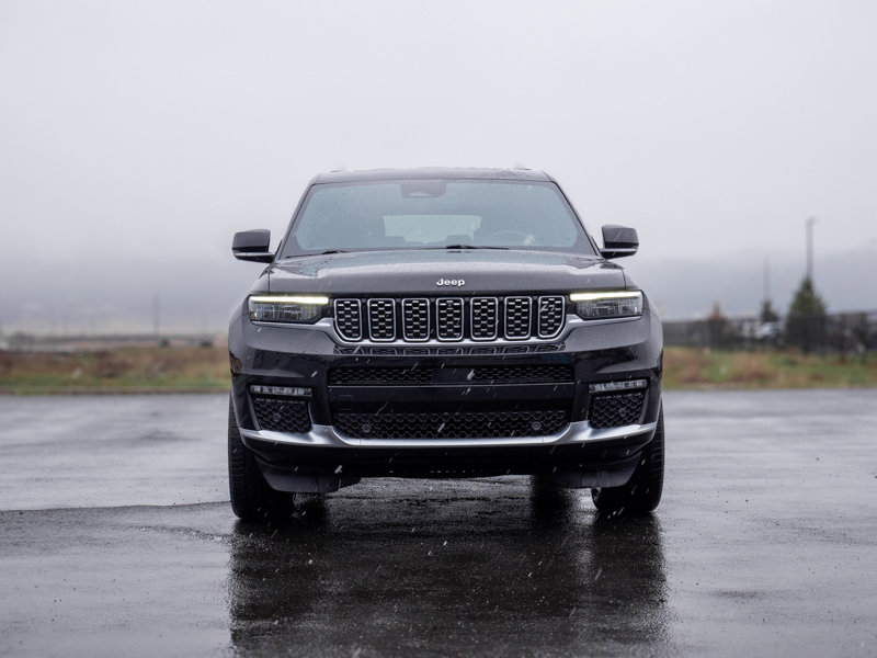 Used 2021 Jeep Grand Cherokee L Summit w/ Luxury Tech Group V image 2