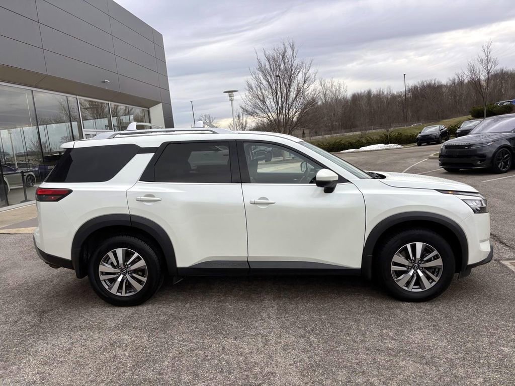 Used 2022 Nissan Pathfinder SL image 8
