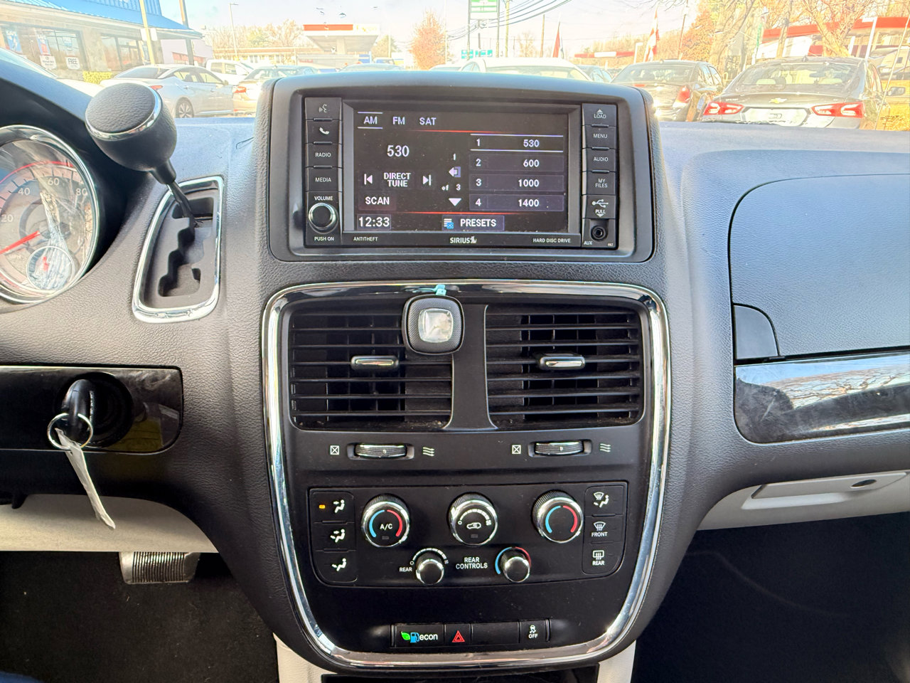 Used 2019 Dodge Grand Caravan SE w/ UConnect Hands-Free Group image 25
