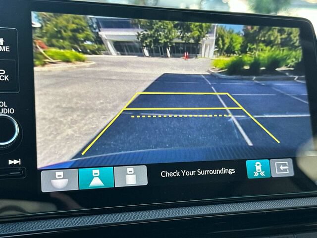 Used 2025 Honda Odyssey Elite image 23