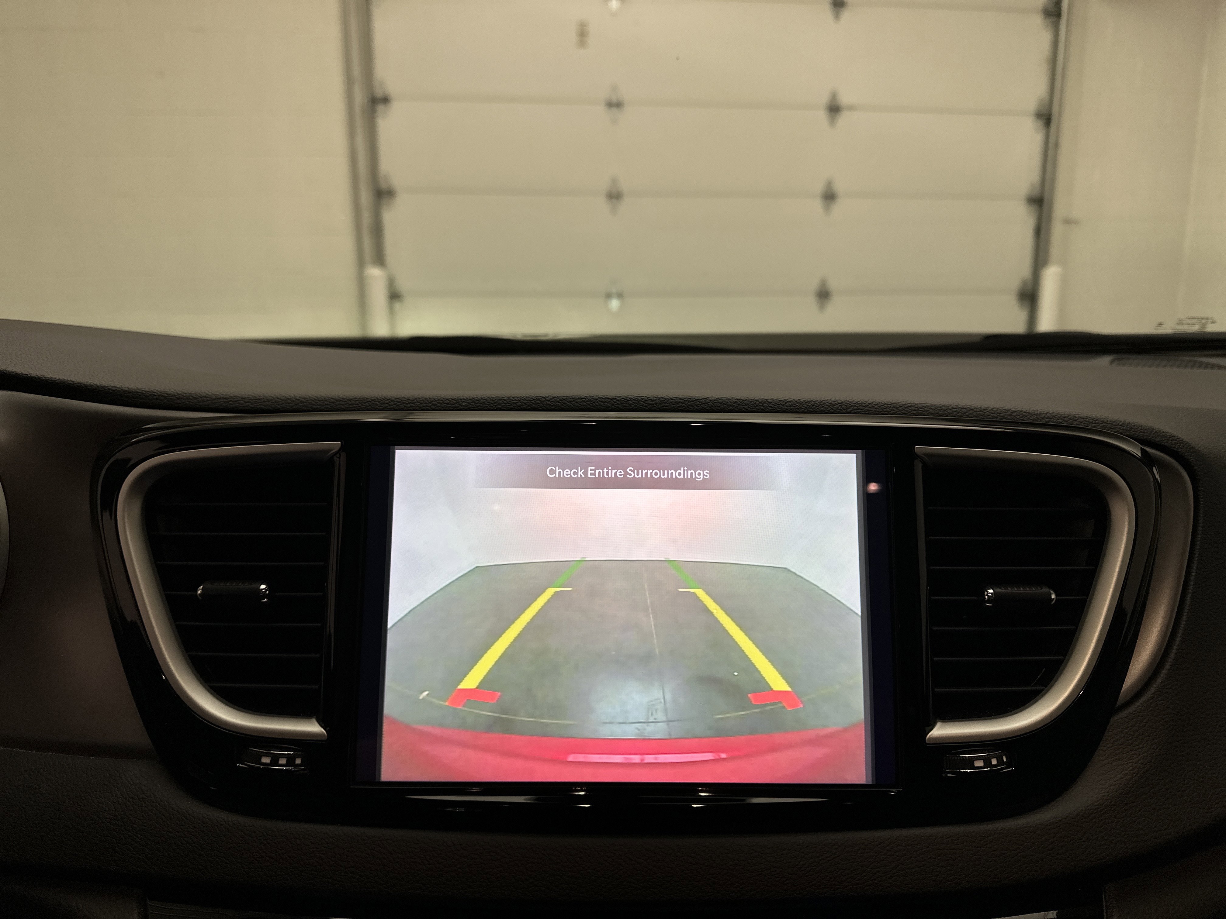 Used 2025 Chrysler Pacifica Select FWD image 32