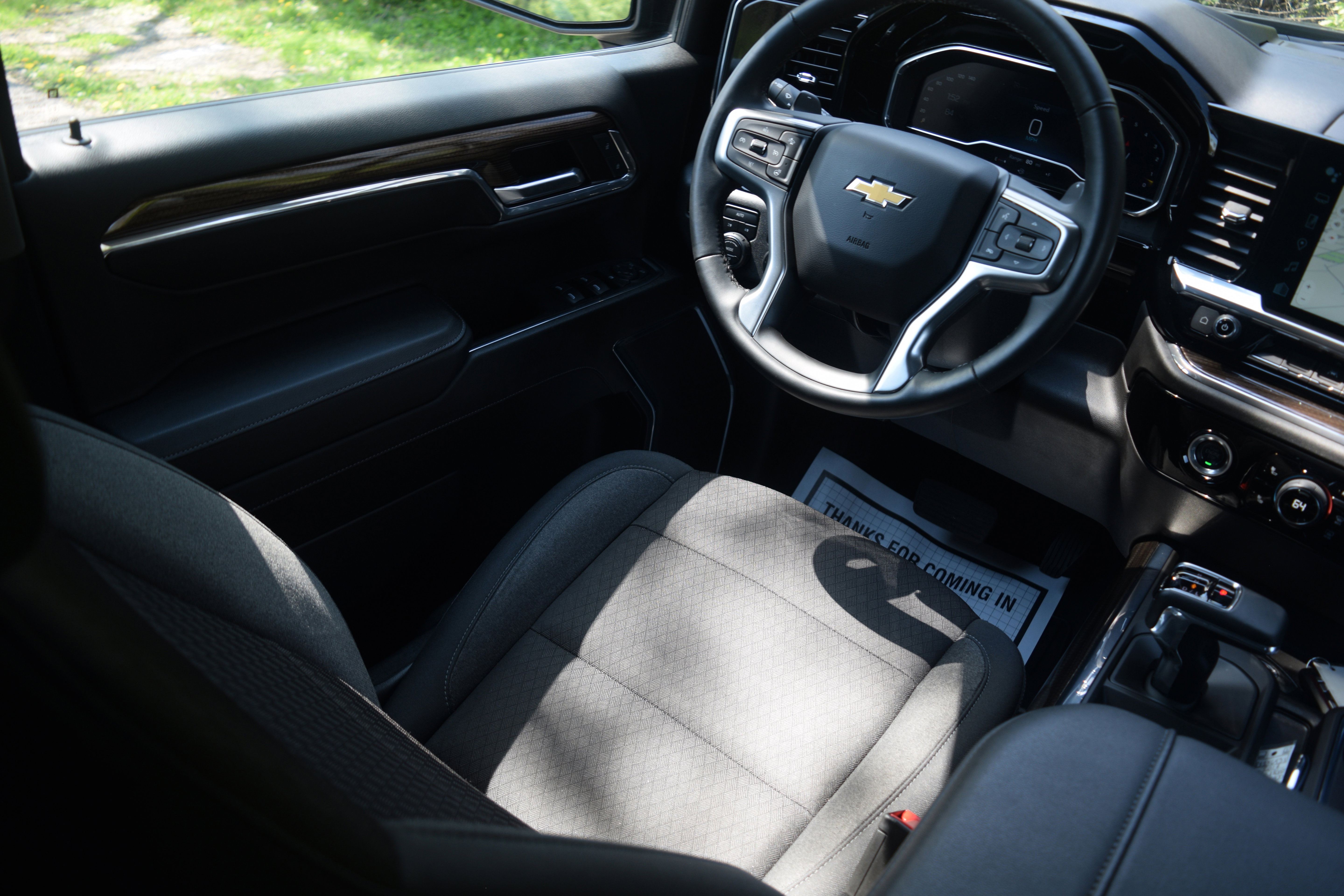 Used 2024 Chevrolet Silverado 1500 LT AWD/4WD image 2