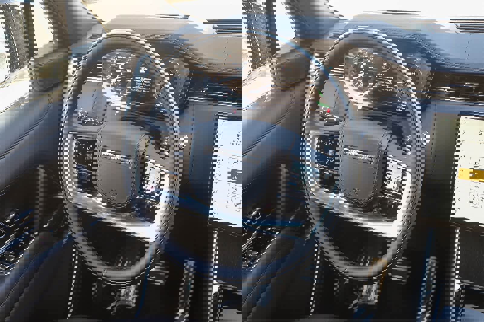 New 2026 Land Rover Range Rover SE image 14