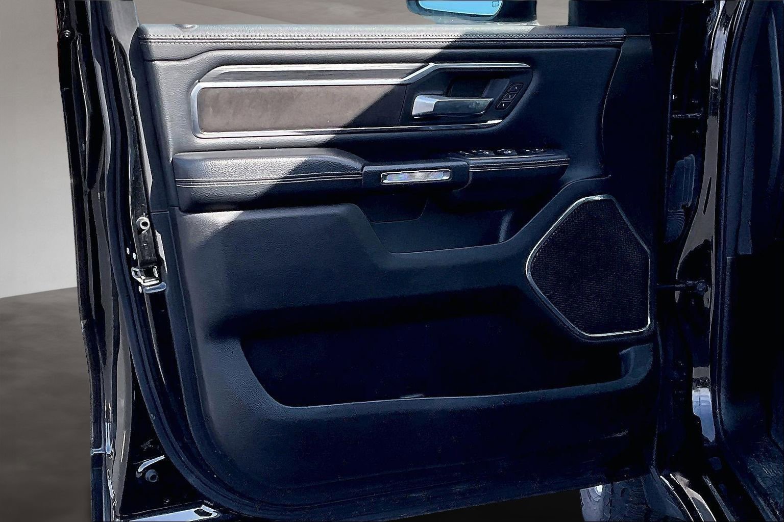 Used 2024 RAM 1500 Laramie image 21
