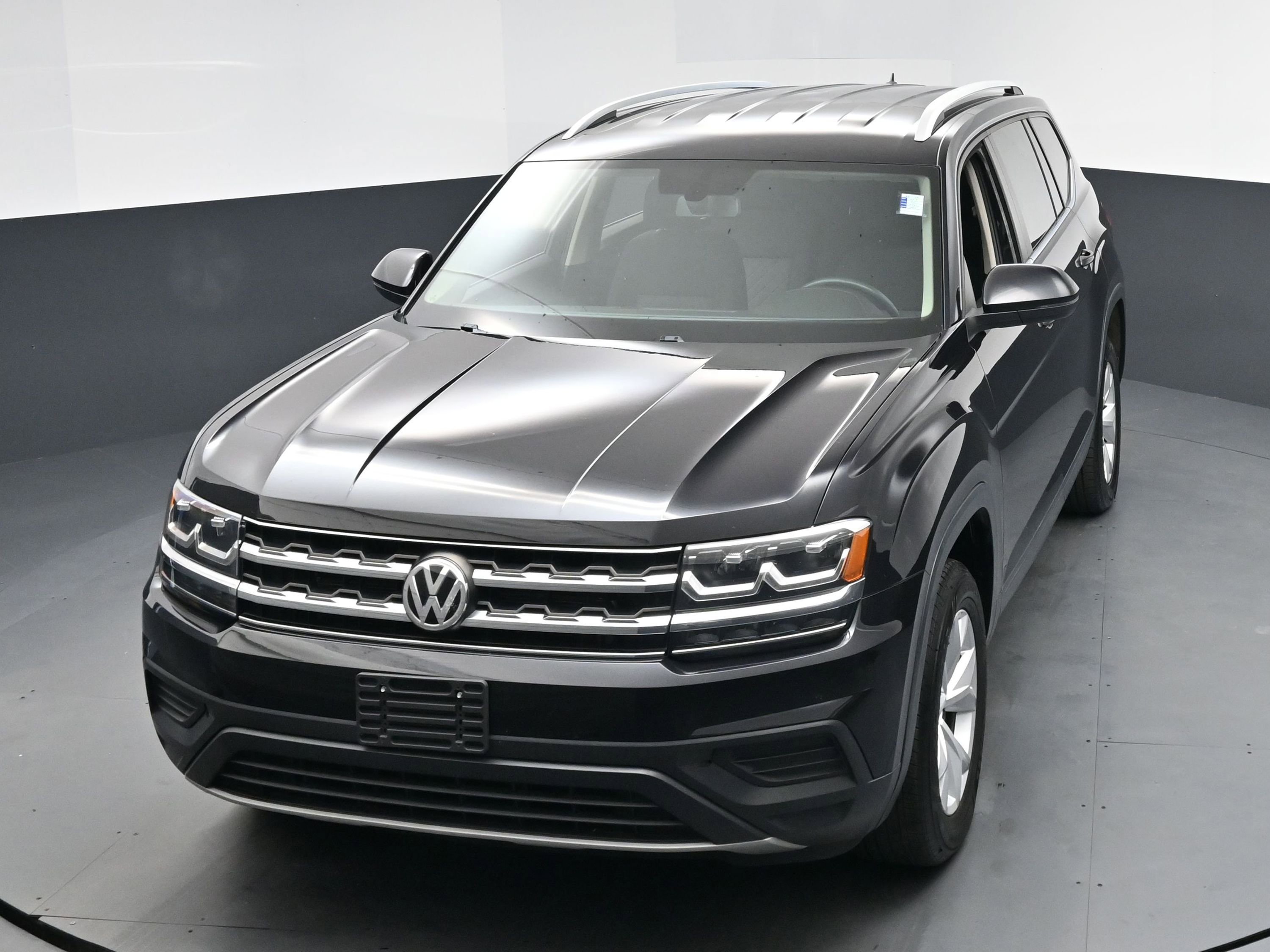 Used 2019 Volkswagen Atlas S w/ Towing Package image 9