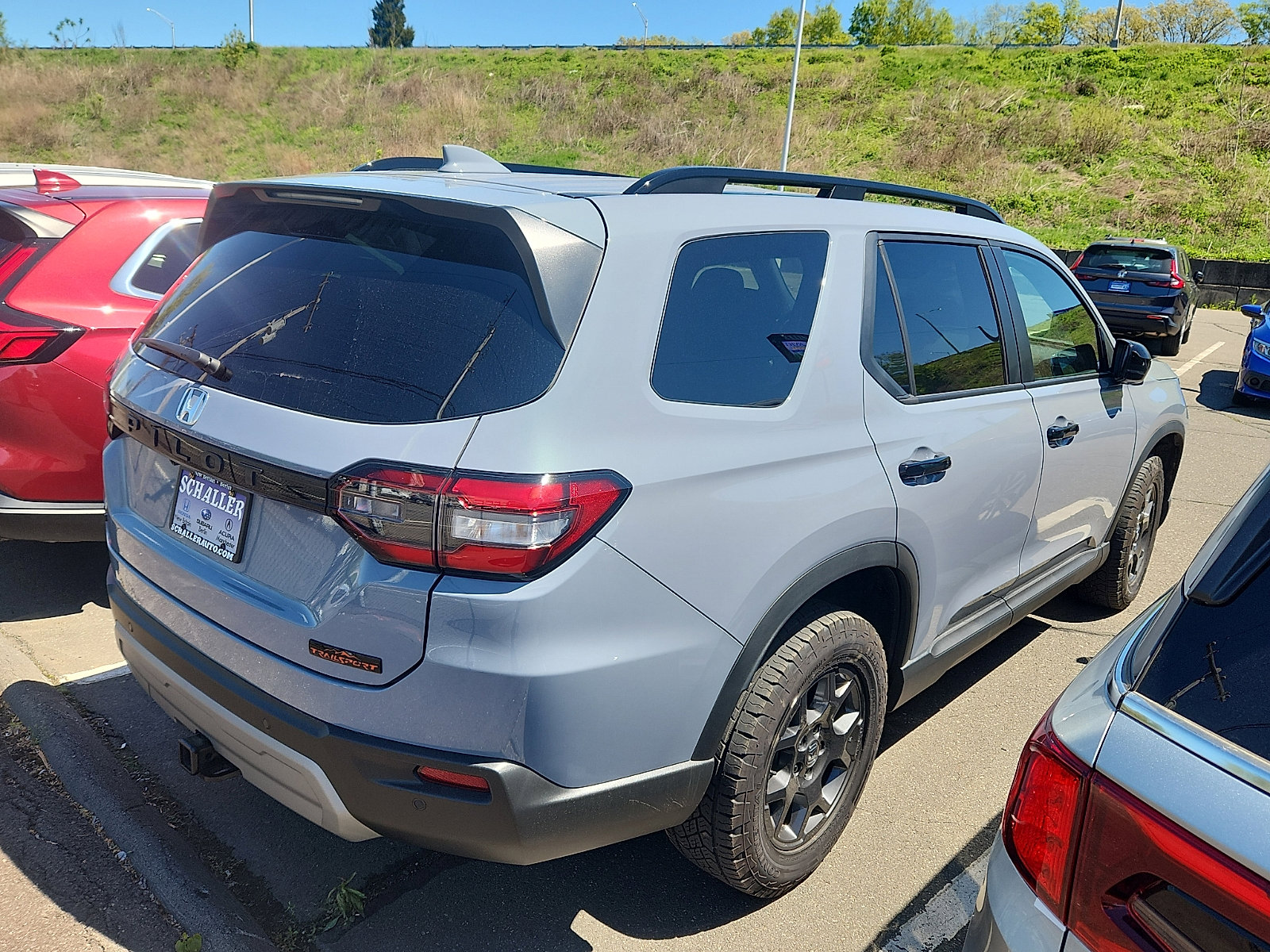 Used 2025 Honda Pilot TrailSport image 4