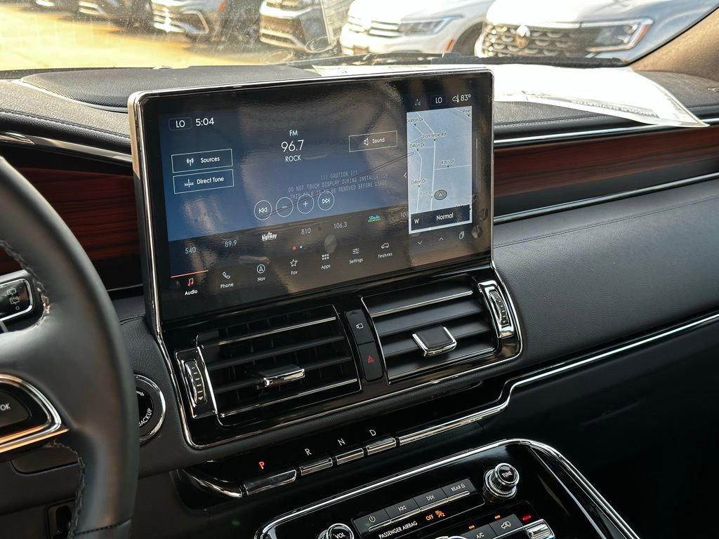 Used 2024 Lincoln Navigator Reserve image 19