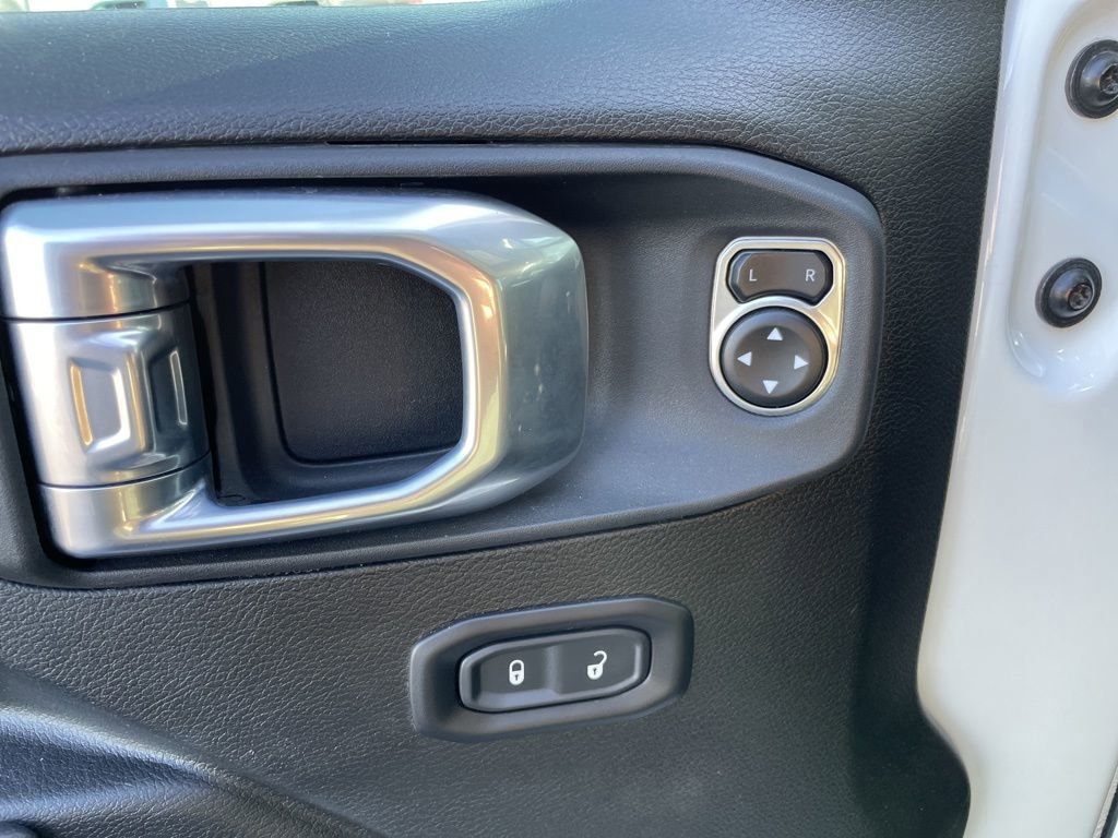 Used 2025 Jeep Gladiator Sport AWD/4WD image 13