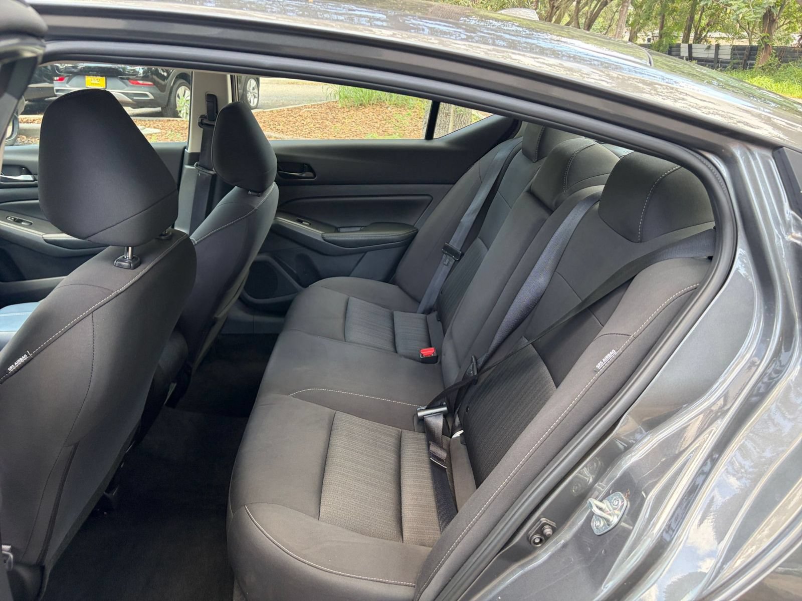Used 2025 Nissan Altima 2.5 SV FWD image 32