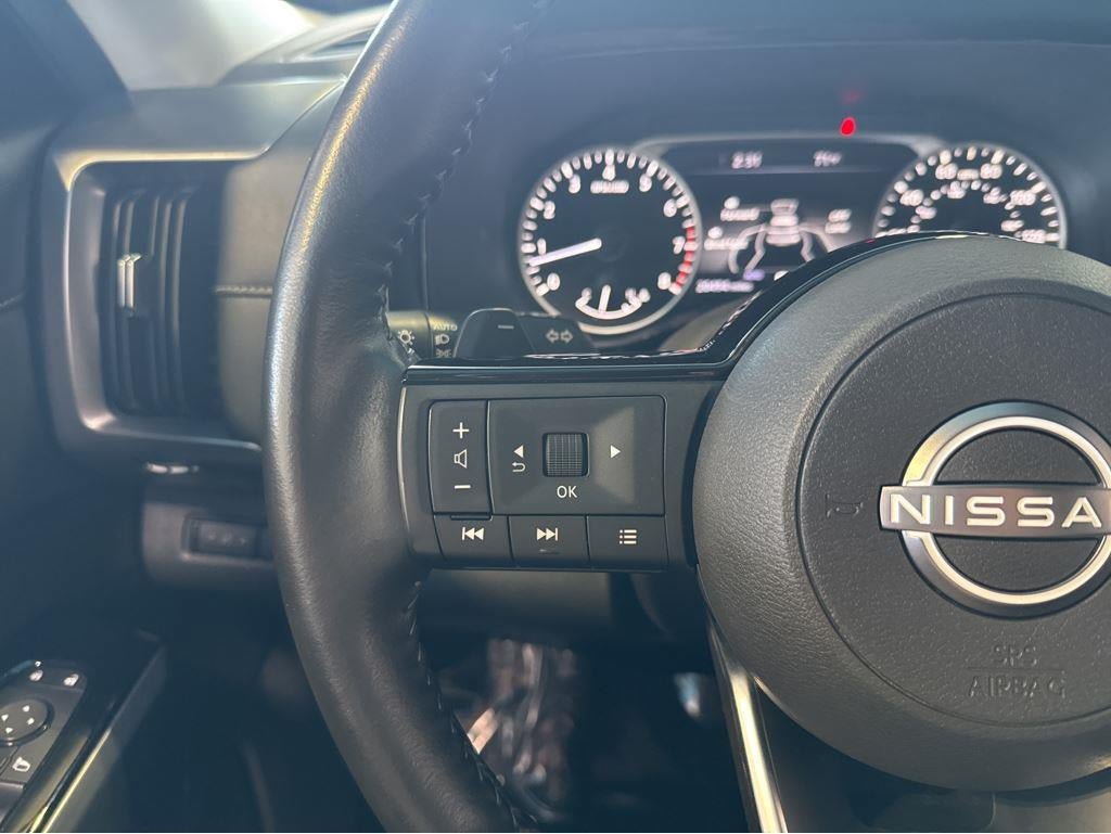 Used 2023 Nissan Pathfinder SL AWD/4WD image 19