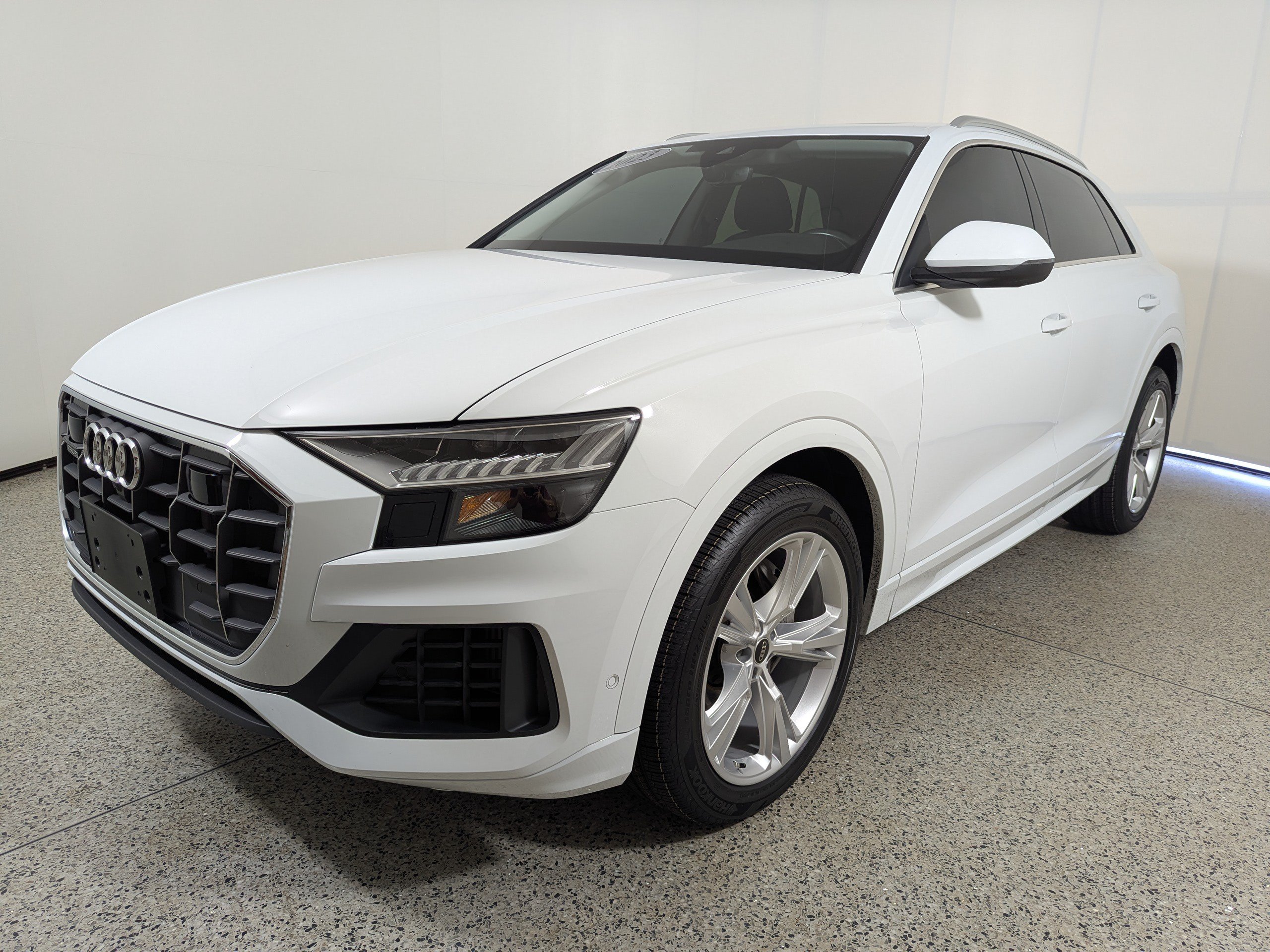 Used 2023 Audi Q8 Premium w/ Convenience Package AWD/4WD image 3