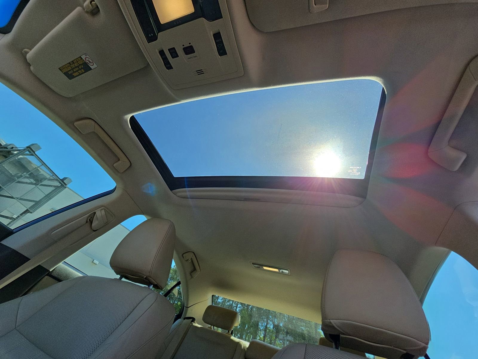 Used 2016 Lexus ES 300h w/ Luxury Package w/Wood Trim FWD image 33