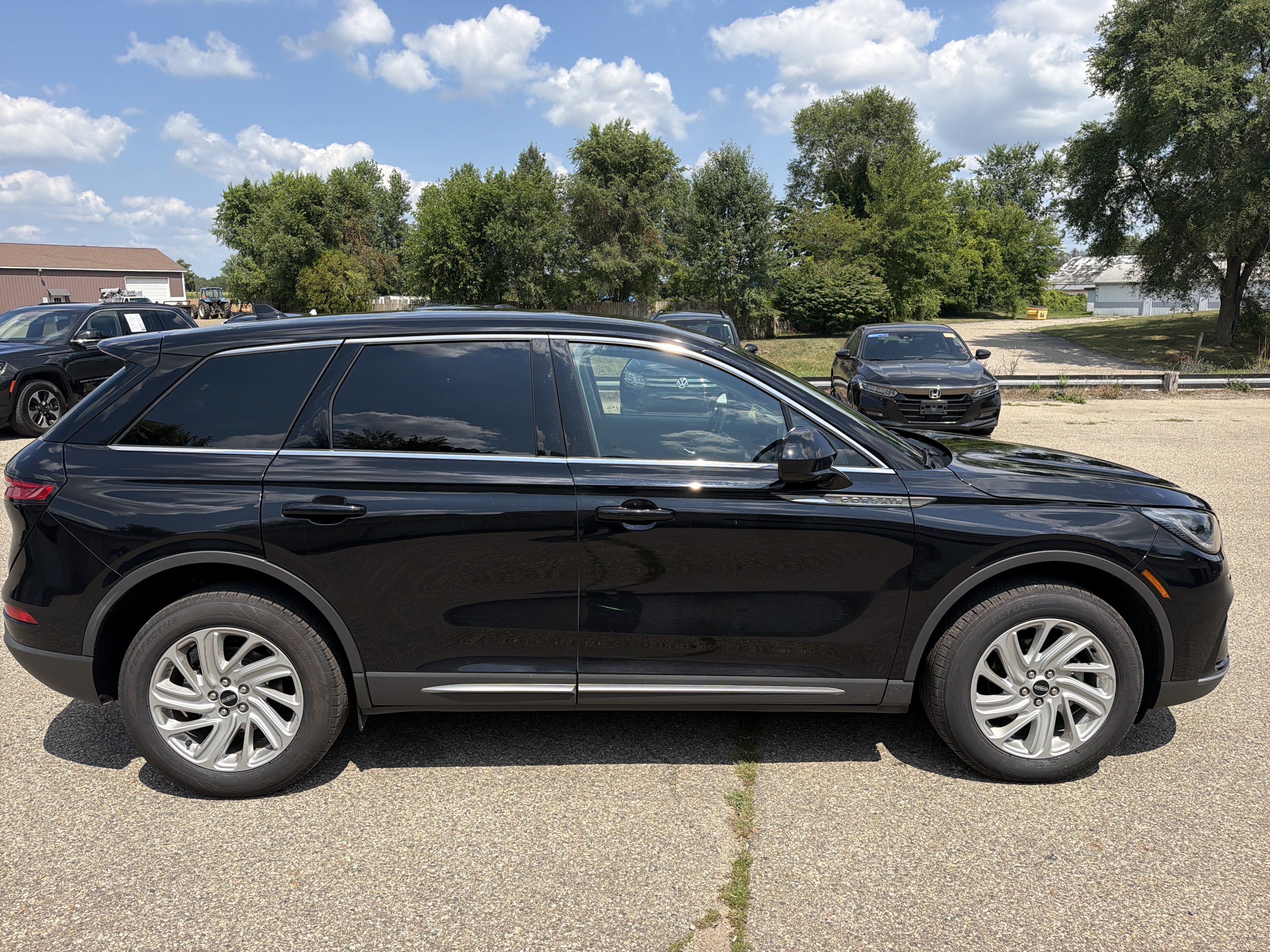 Used 2023 Lincoln Corsair FWD image 2
