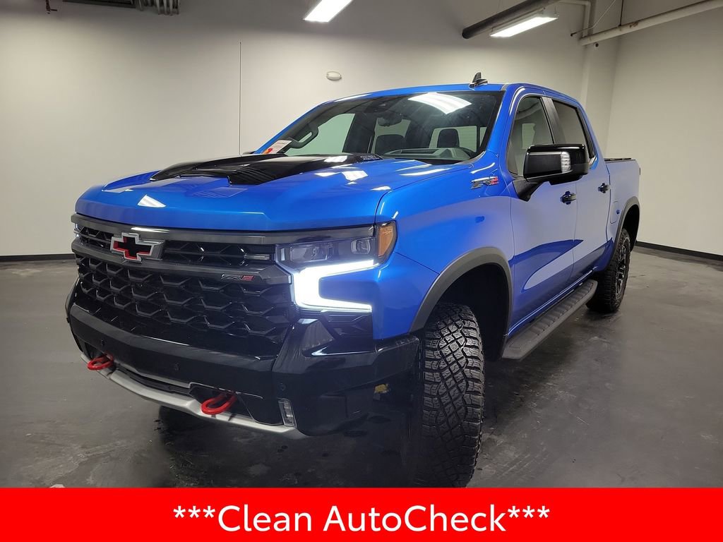 Used 2025 Chevrolet Silverado 1500 ZR2 w/ Technology Package image 4