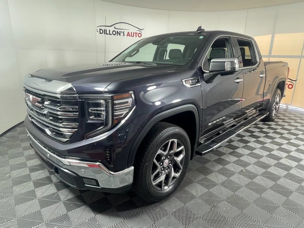 Used 2022 GMC Sierra 1500 SLT w/ SLT Premium Plus Package AWD/4WD image 2
