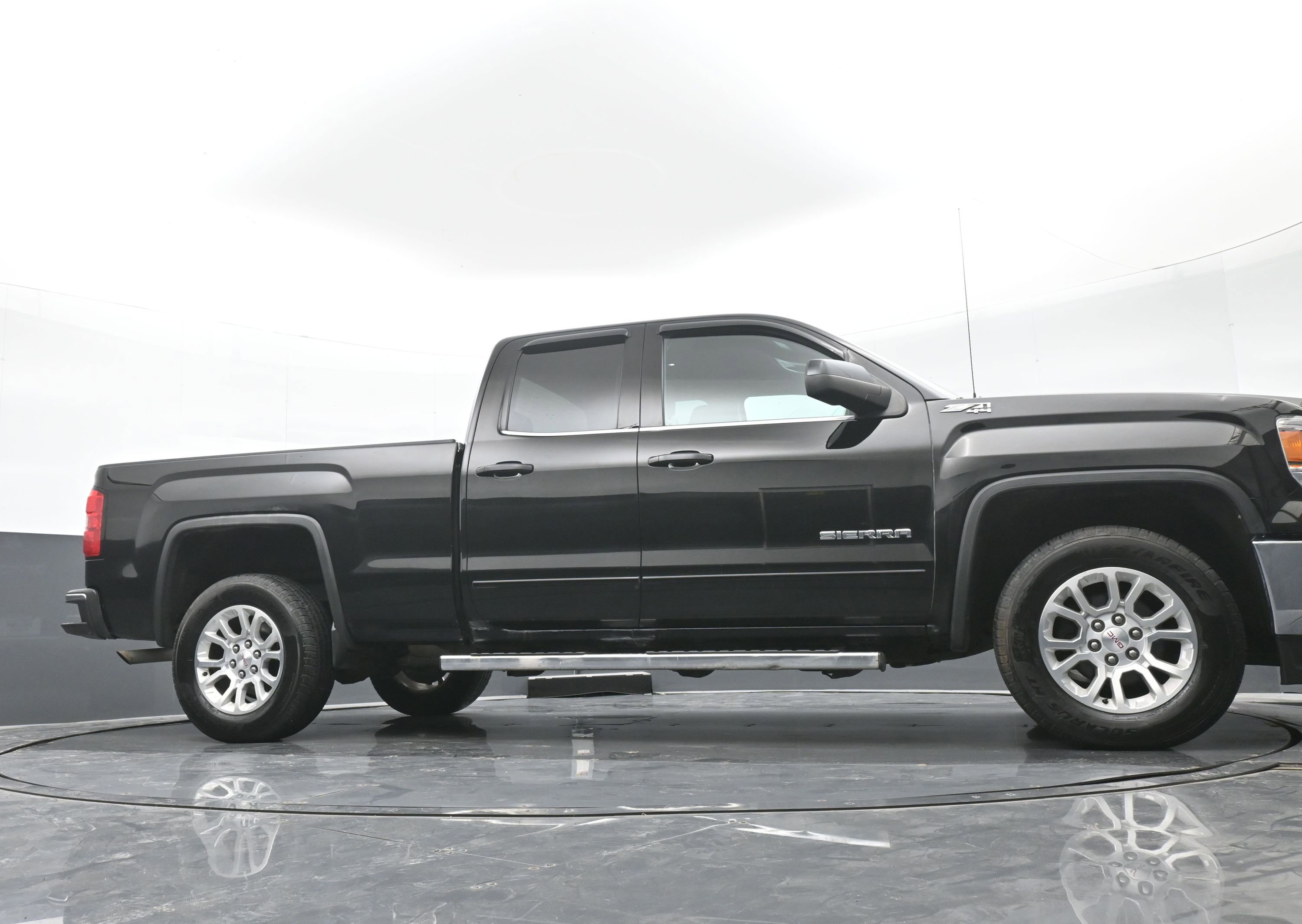 Used 2015 GMC Sierra 1500 SLE w/ SLE Value Package AWD/4WD image 41