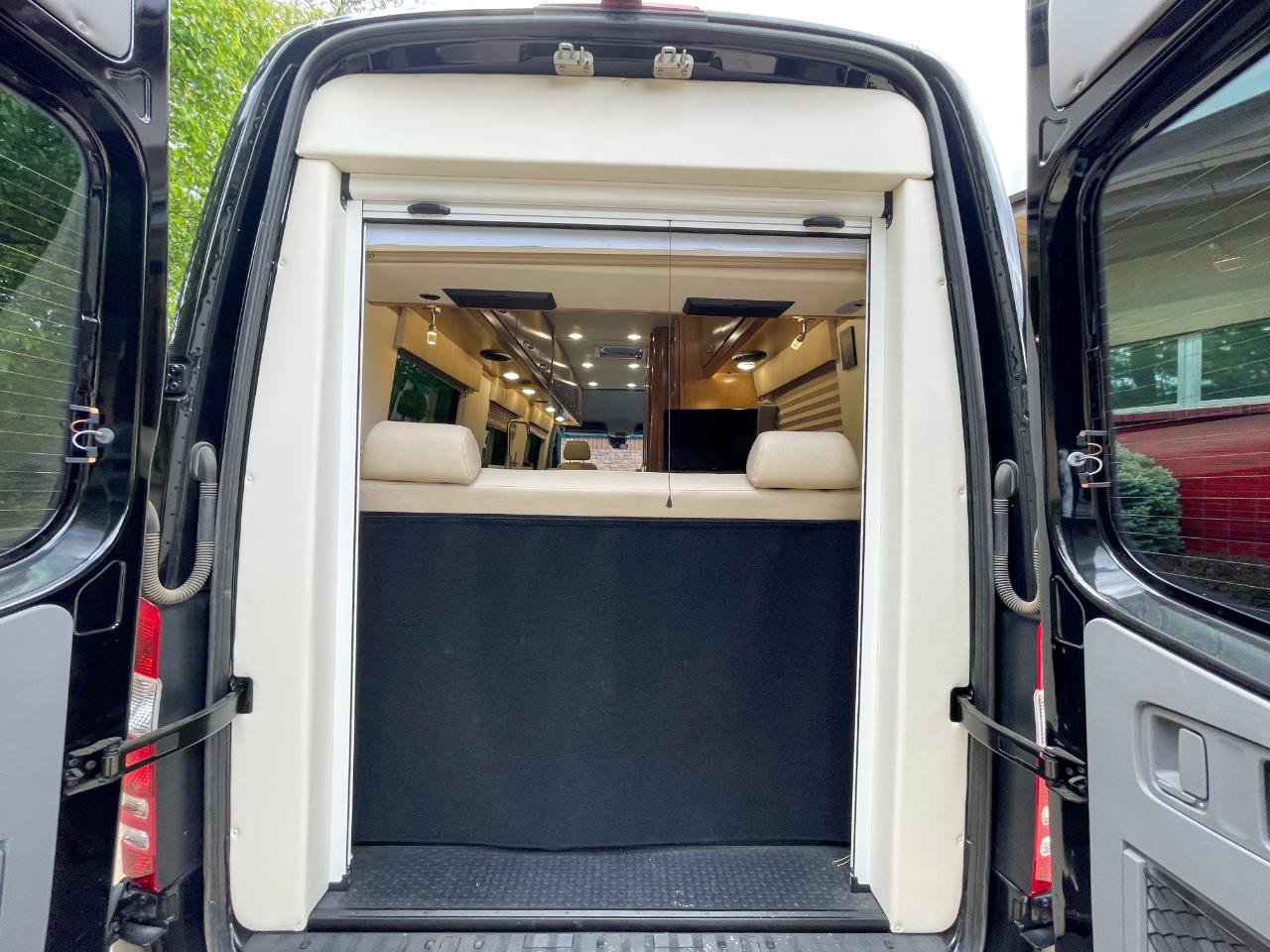 Used 2017 Mercedes-Benz Sprinter 3500 image 41