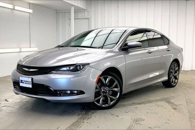 Used 2015 Chrysler 200 S w/ Navigation & Sound Group I image 2