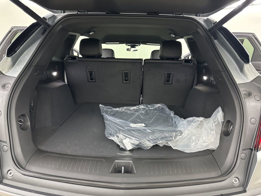 New 2025 Cadillac XT5 Luxury image 24