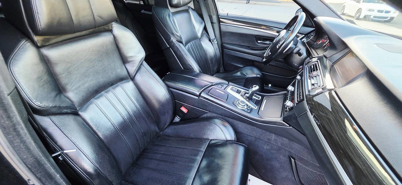 Used 2013 BMW M5 image 25