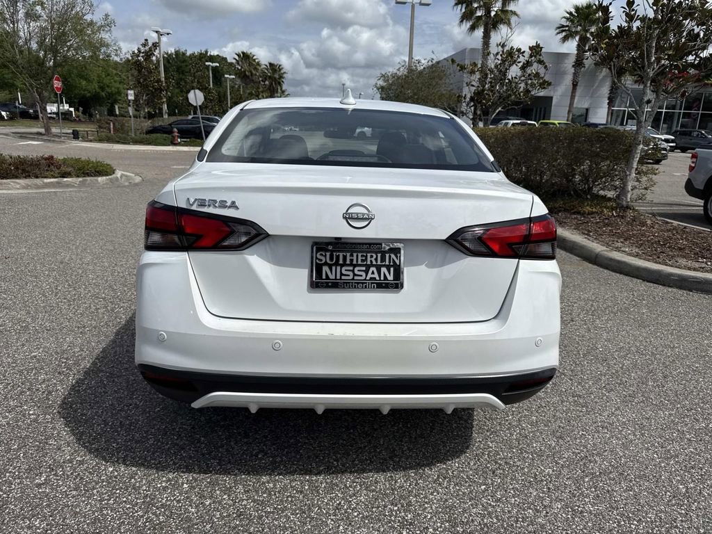 Used 2025 Nissan Versa SV FWD image 5