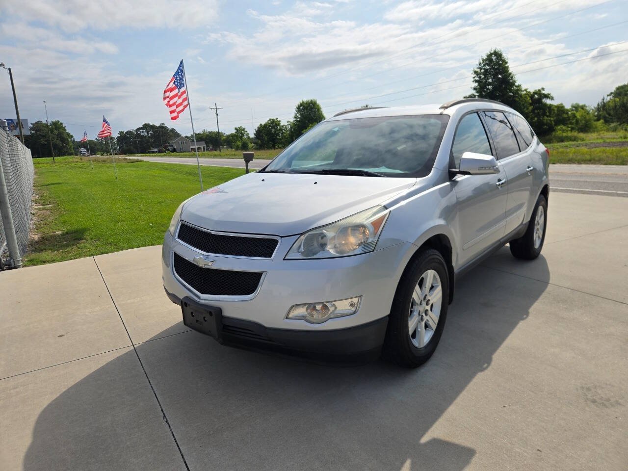 Used 2012 Chevrolet Traverse LT FWD image 4
