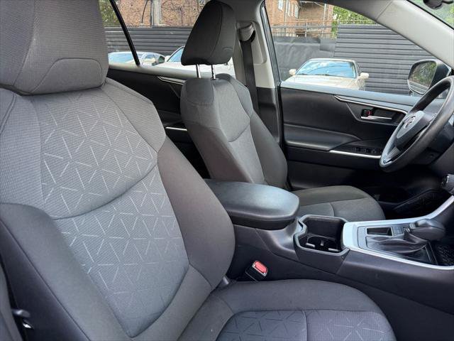 Certified 2025 Toyota RAV4 XLE FWD image 18