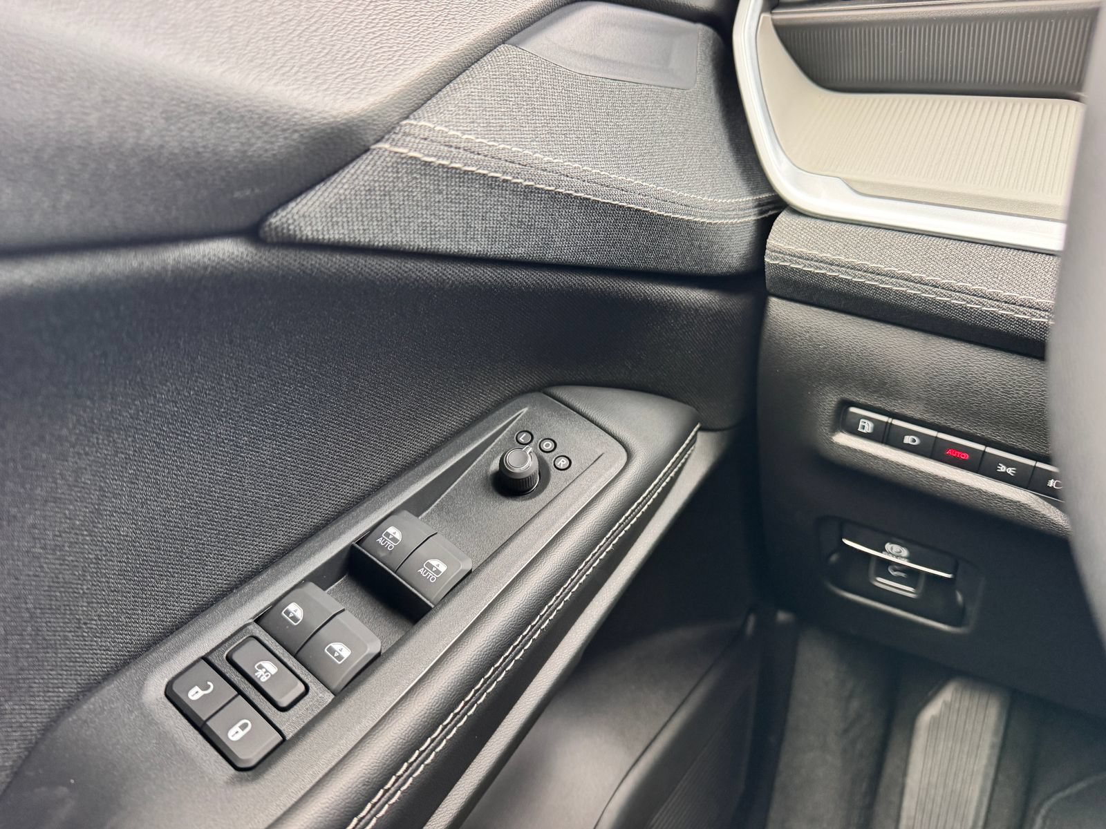 New 2026 Jeep Cherokee Laredo AWD/4WD image 14