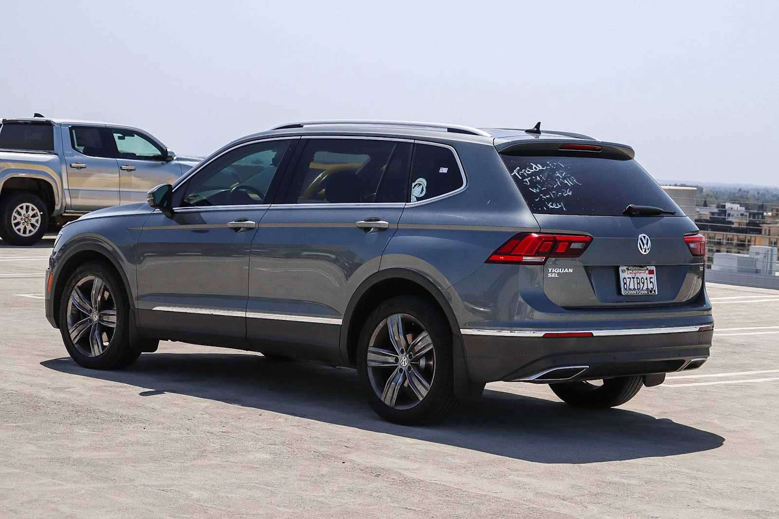 Used 2018 Volkswagen Tiguan SEL Premium FWD image 6