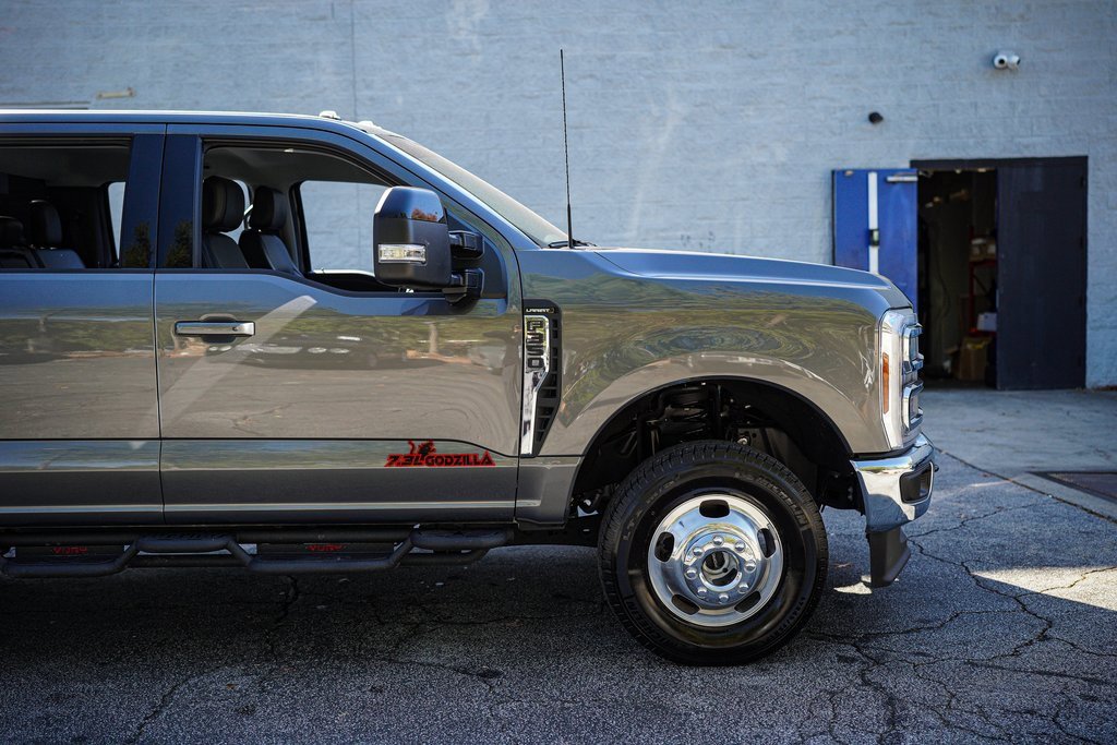 Used 2025 Ford F350 Lariat image 16