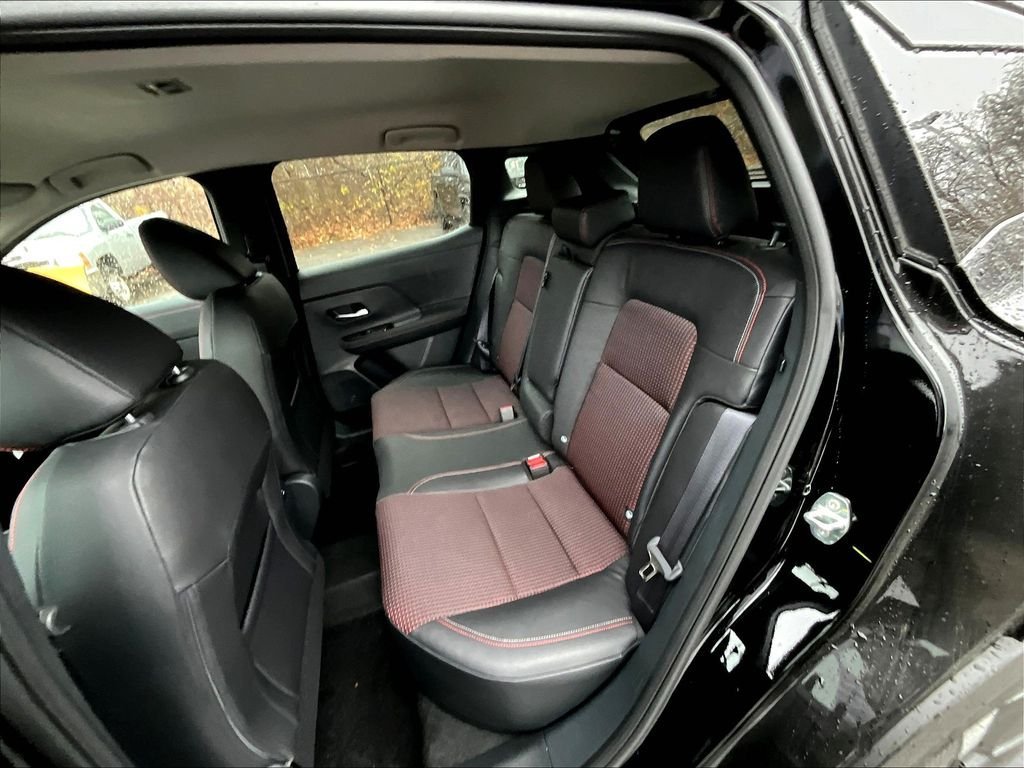 New 2025 Nissan Kicks SR w/ Illumination Package AWD/4WD image 14