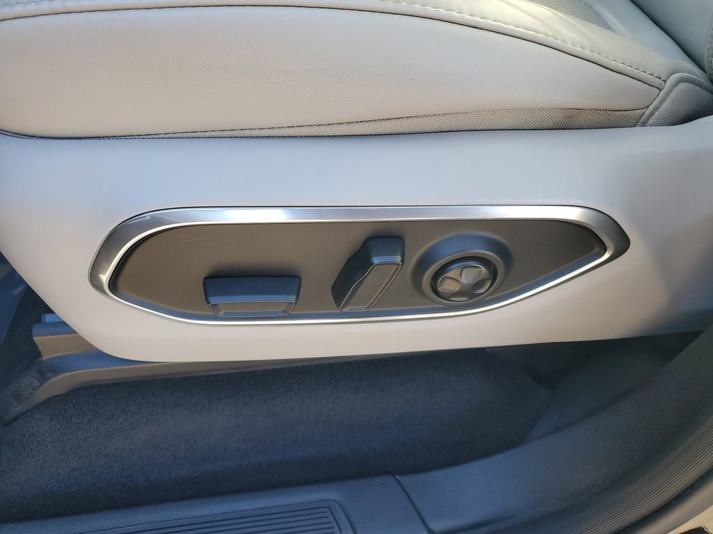 Used 2023 Jeep Wagoneer Series III w/ Preferred Equipment Group image 7