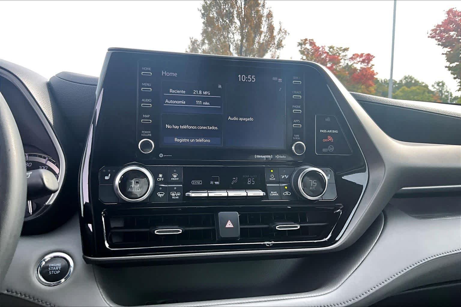 Used 2022 Toyota Highlander XLE AWD/4WD image 35
